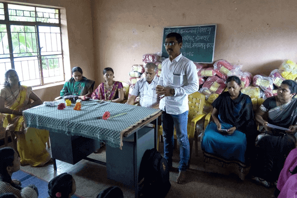 सेवाभावी संस्था व व्यक्ती